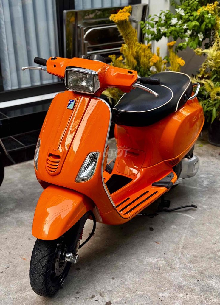 Piaggio Vespa 2012 - ảnh 1