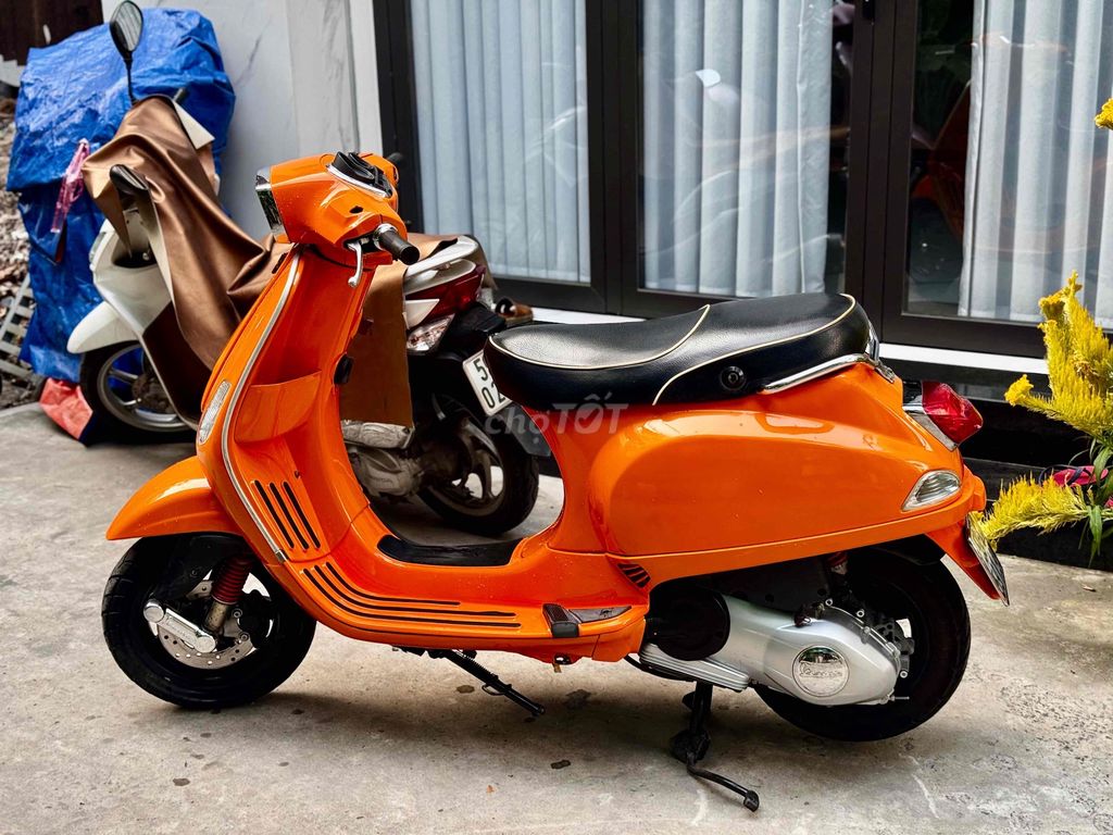 Piaggio Vespa 2012 - ảnh 2