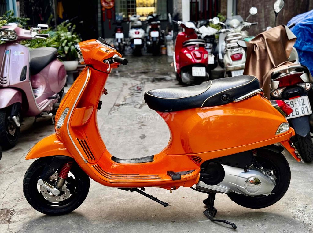 Piaggio Vespa 2012 - ảnh 5
