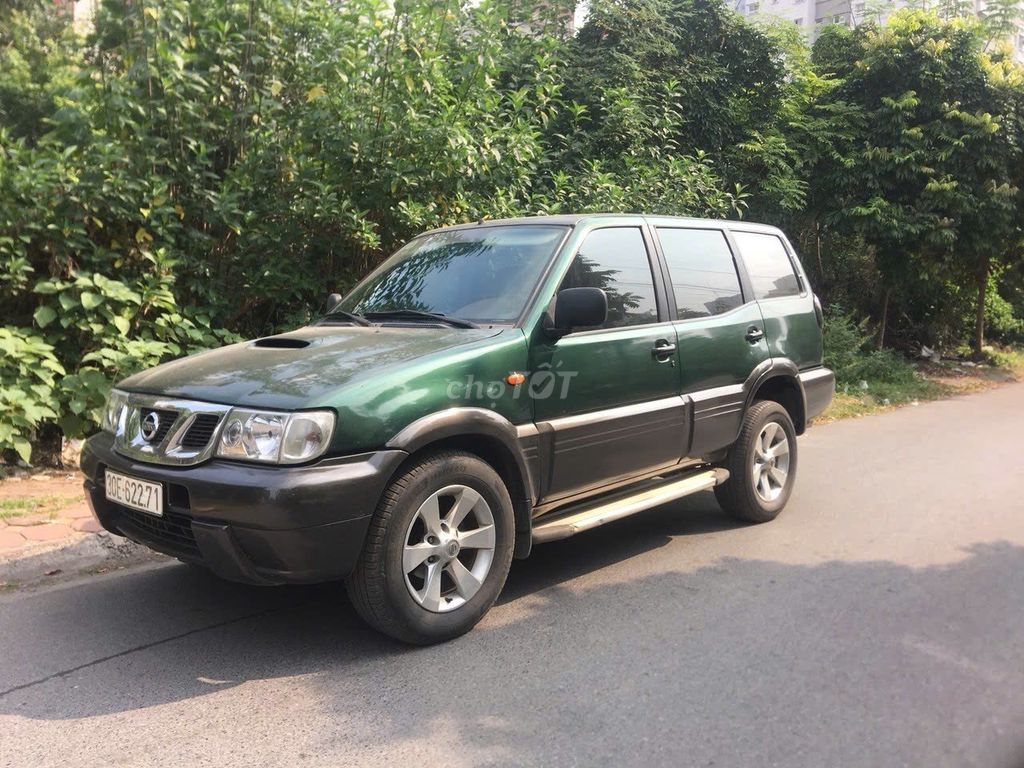 Nissan Terra - ảnh 1