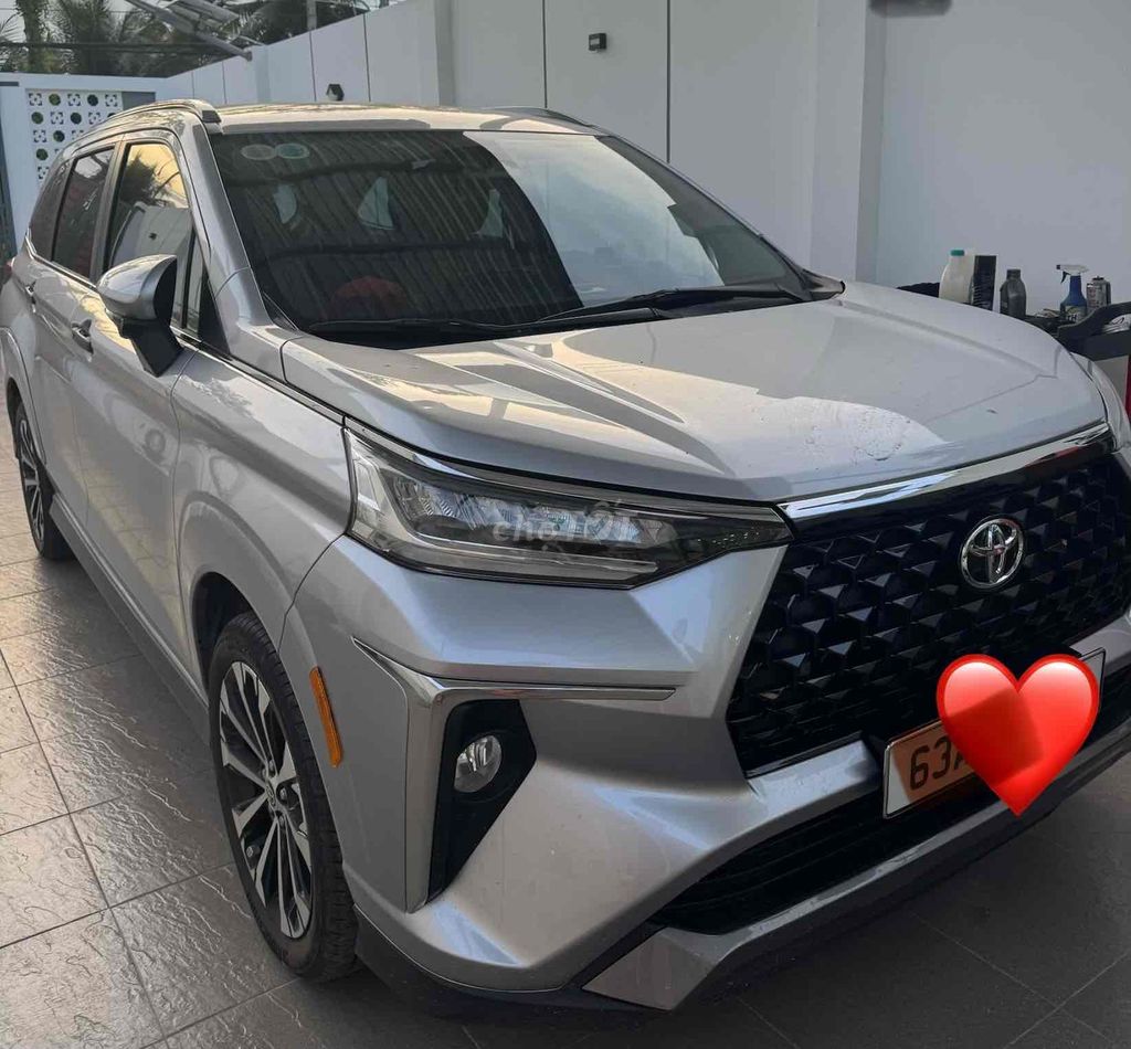 Toyota Veloz Cross - ảnh 1