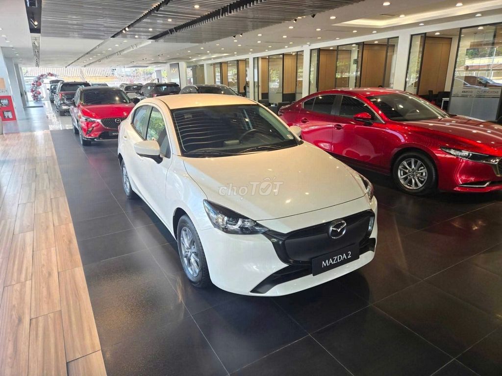 Mazda 2 - ảnh 1