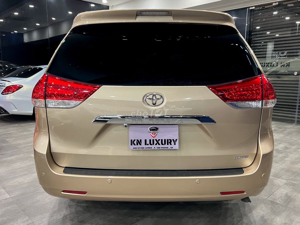 Toyota Sienna 2012 - ảnh 2