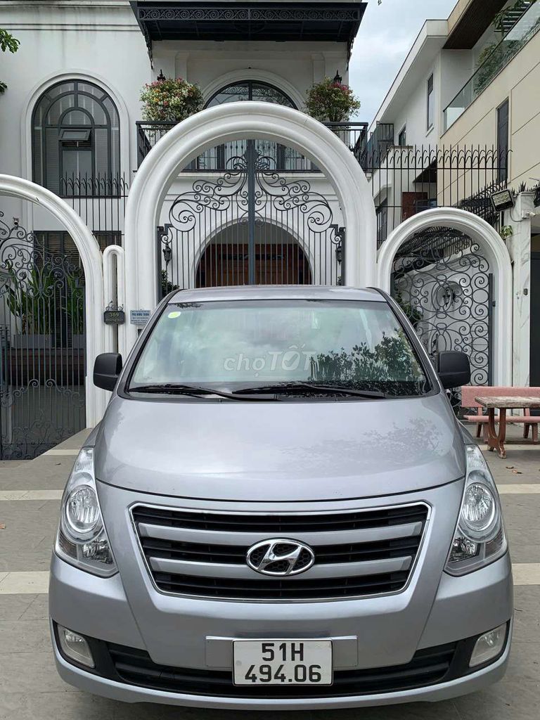 Hyundai Starex 2016 - ảnh 1