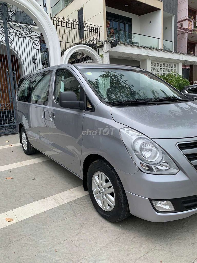 Hyundai Starex 2016 - ảnh 2
