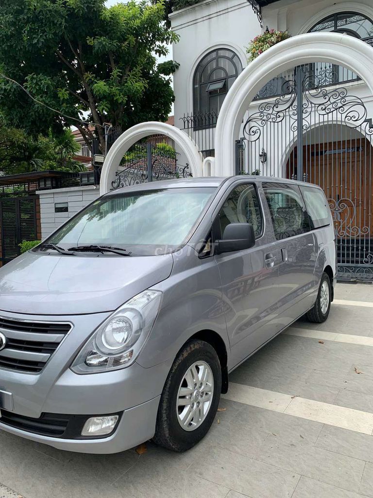 Hyundai Starex 2016 - ảnh 3