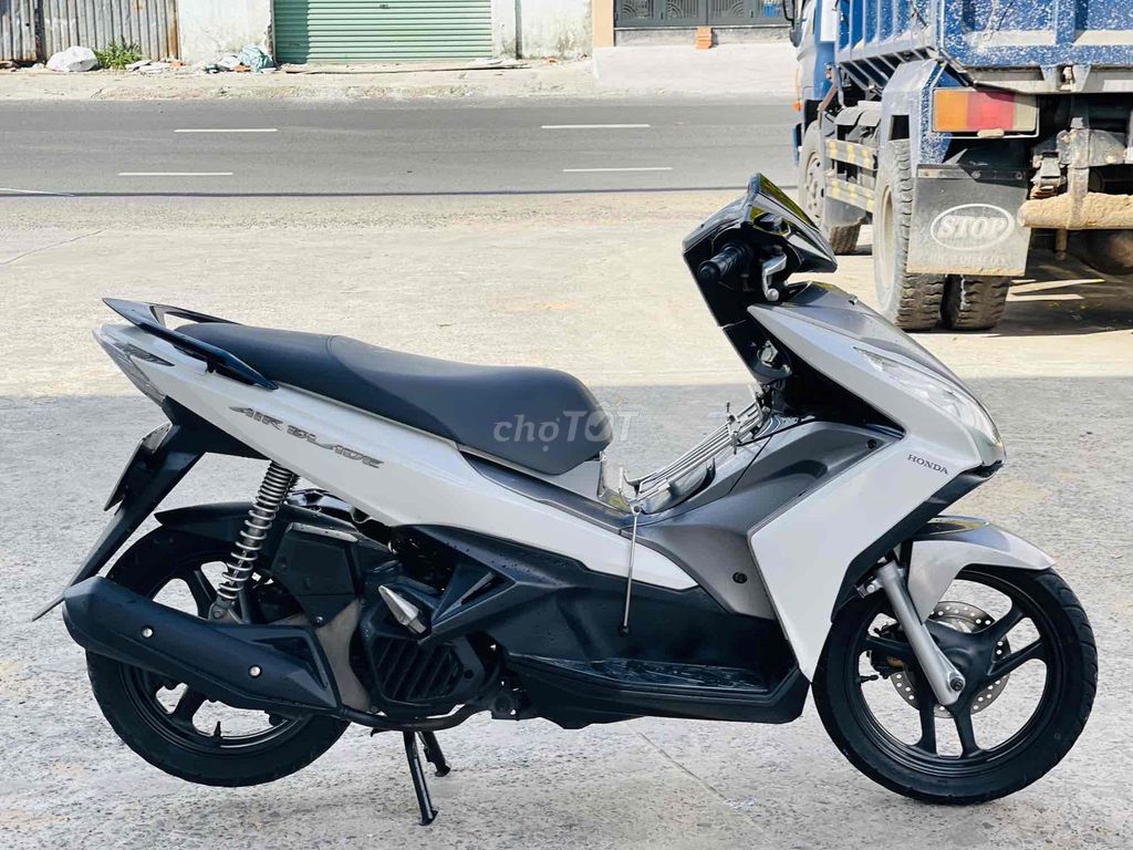 Honda Air Blade 2014 - ảnh 3