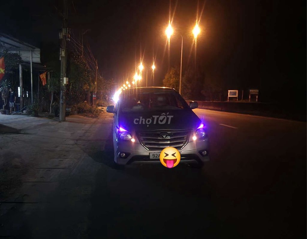 Toyota Innova 2.0E 2013 - ảnh 2