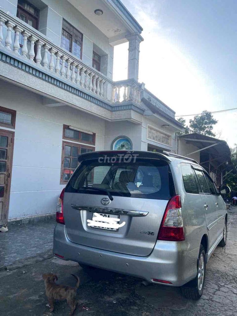 Toyota Innova - ảnh 2