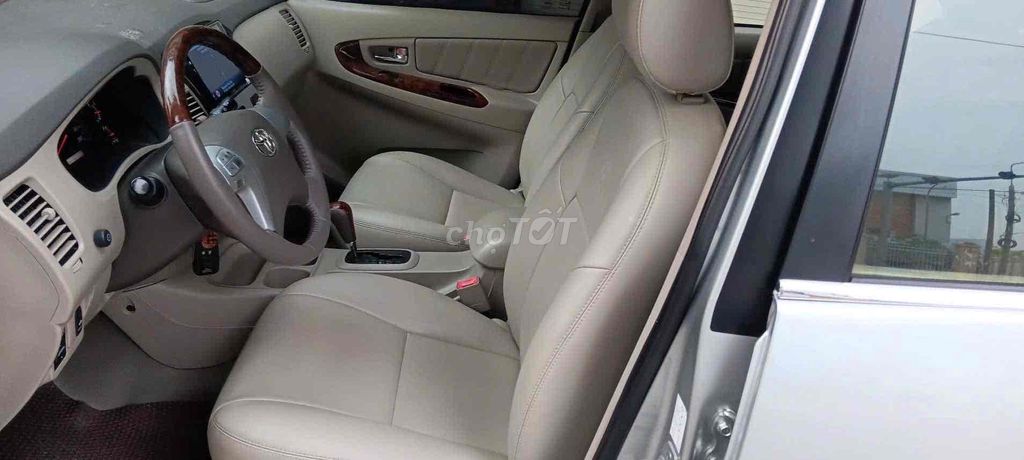 Toyota Innova - ảnh 4