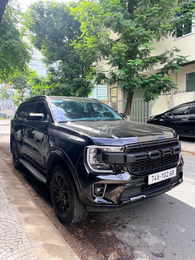 Ford Everest 2024 - ảnh 1