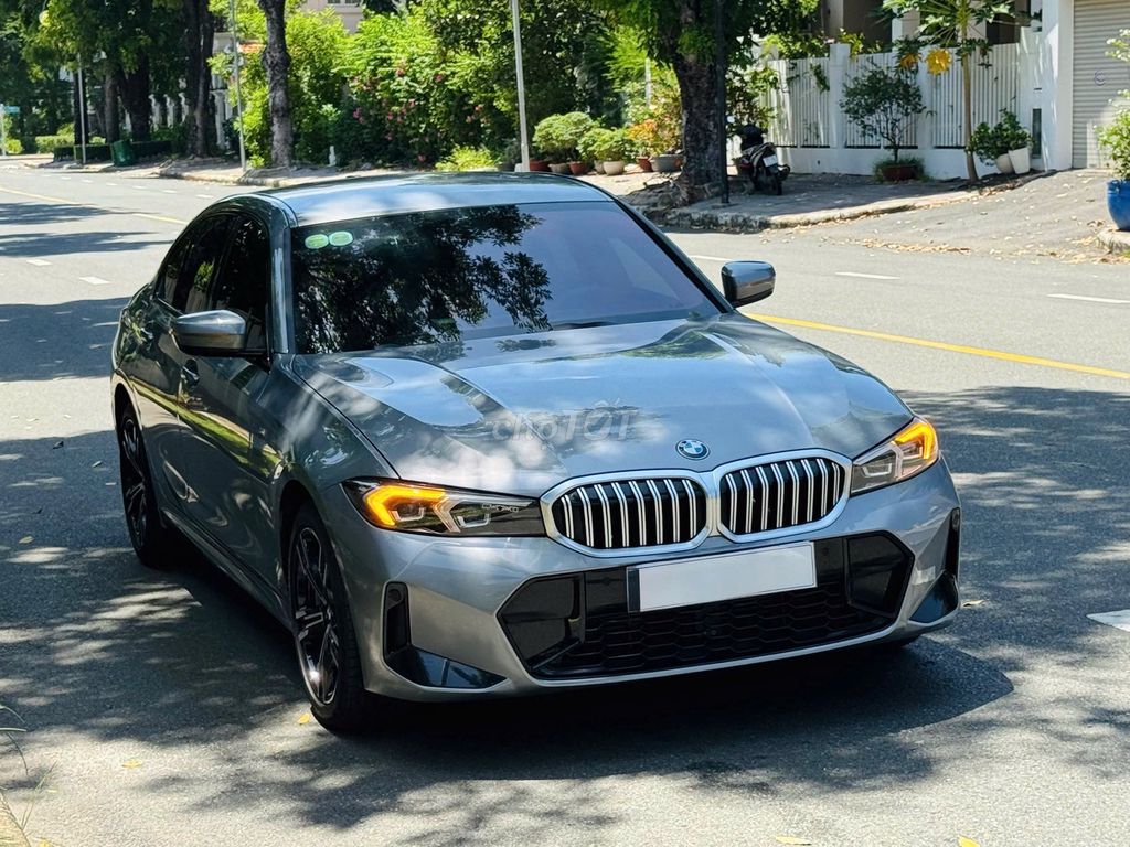 BMW 2025 - ảnh 1