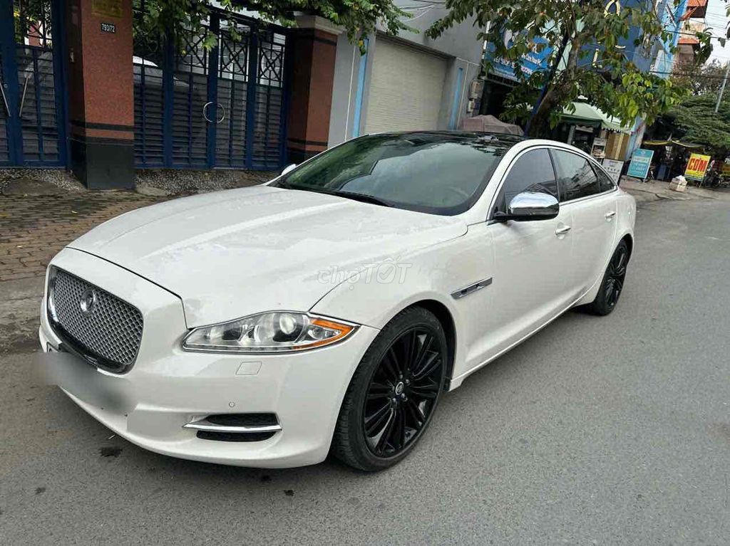 Jaguar 2011 - ảnh 1