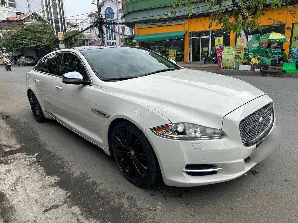 Jaguar 2011 - ảnh 4