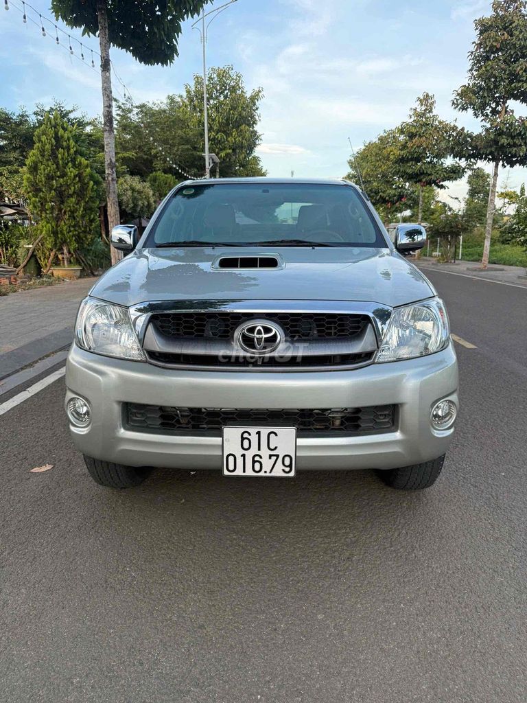 Toyota Hilux 2011 - ảnh 1