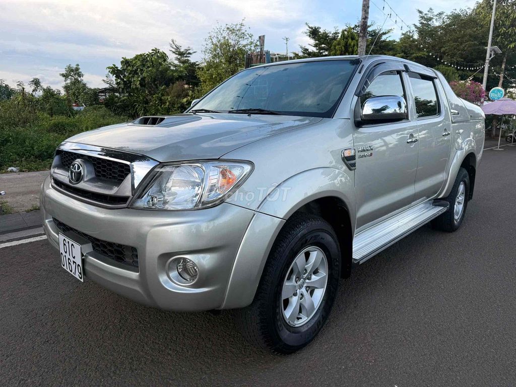Toyota Hilux 2011 - ảnh 3