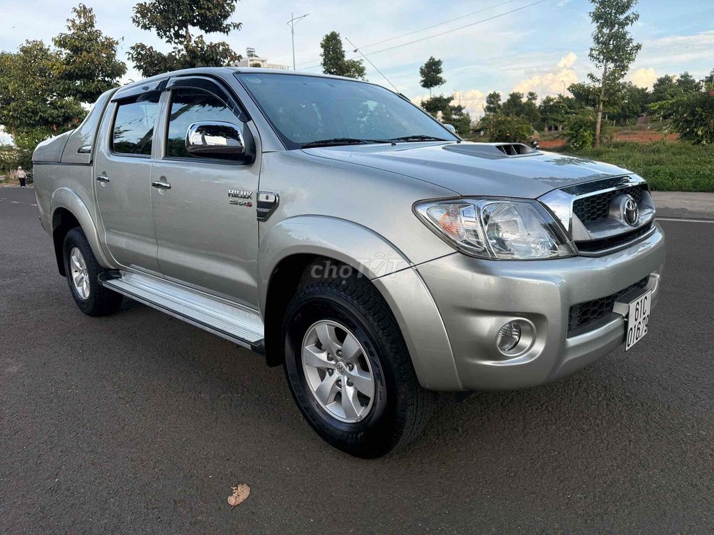Toyota Hilux 2011 - ảnh 4