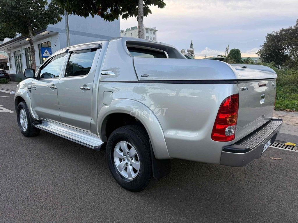 Toyota Hilux 2011 - ảnh 5