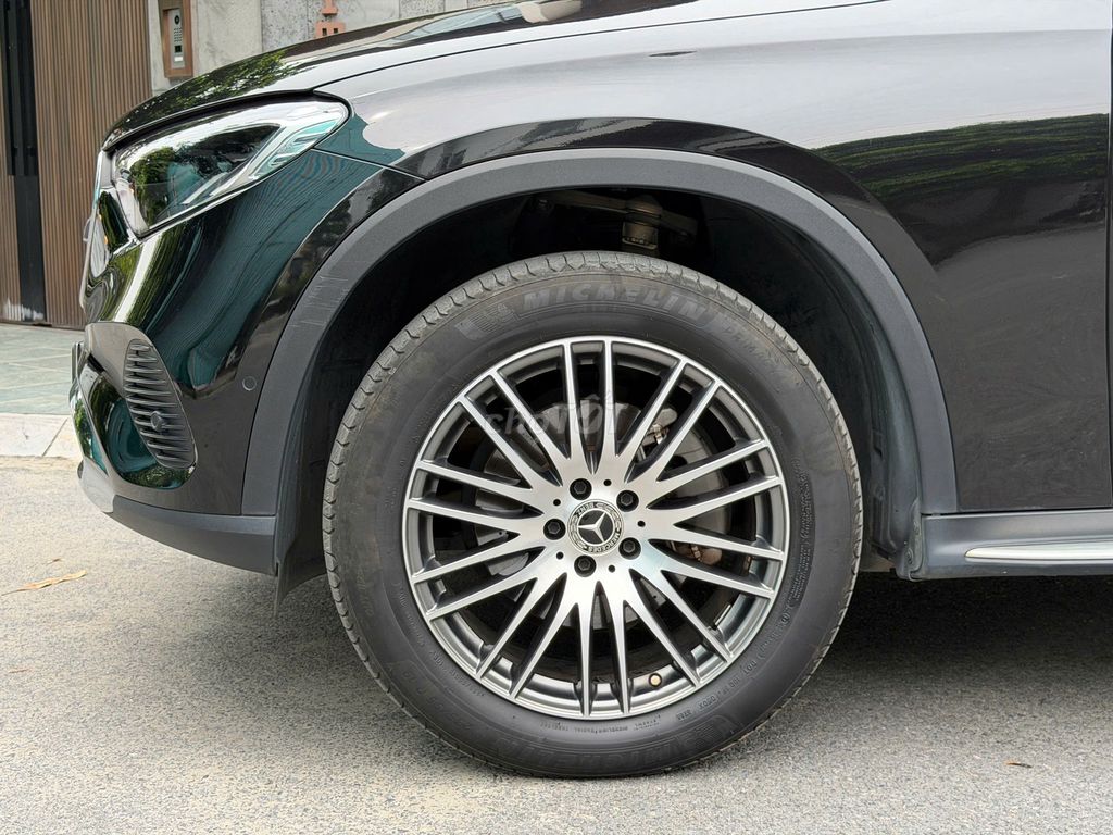 Mercedes-Benz GLC 2023 - ảnh 2