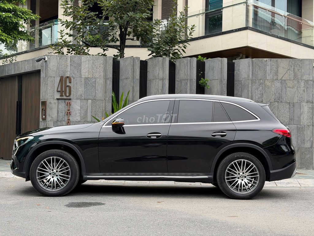 Mercedes-Benz GLC 2023 - ảnh 4