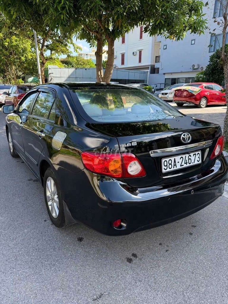 Toyota Corolla Altis - ảnh 3