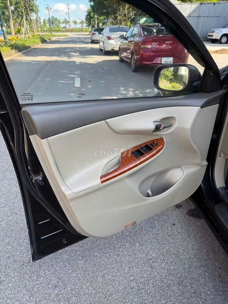 Toyota Corolla Altis - ảnh 5