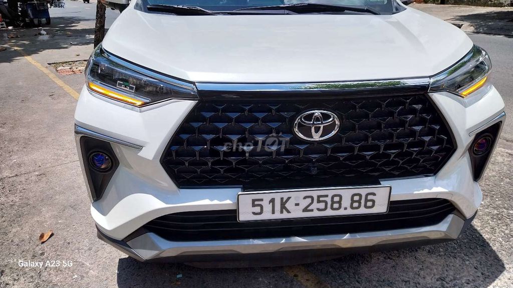 Toyota Veloz Cross - ảnh 1