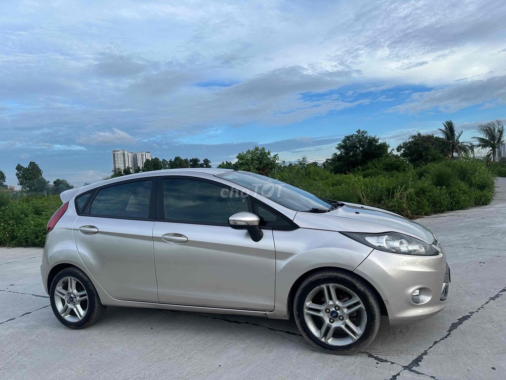 Ford Fiesta 2011 - ảnh 1