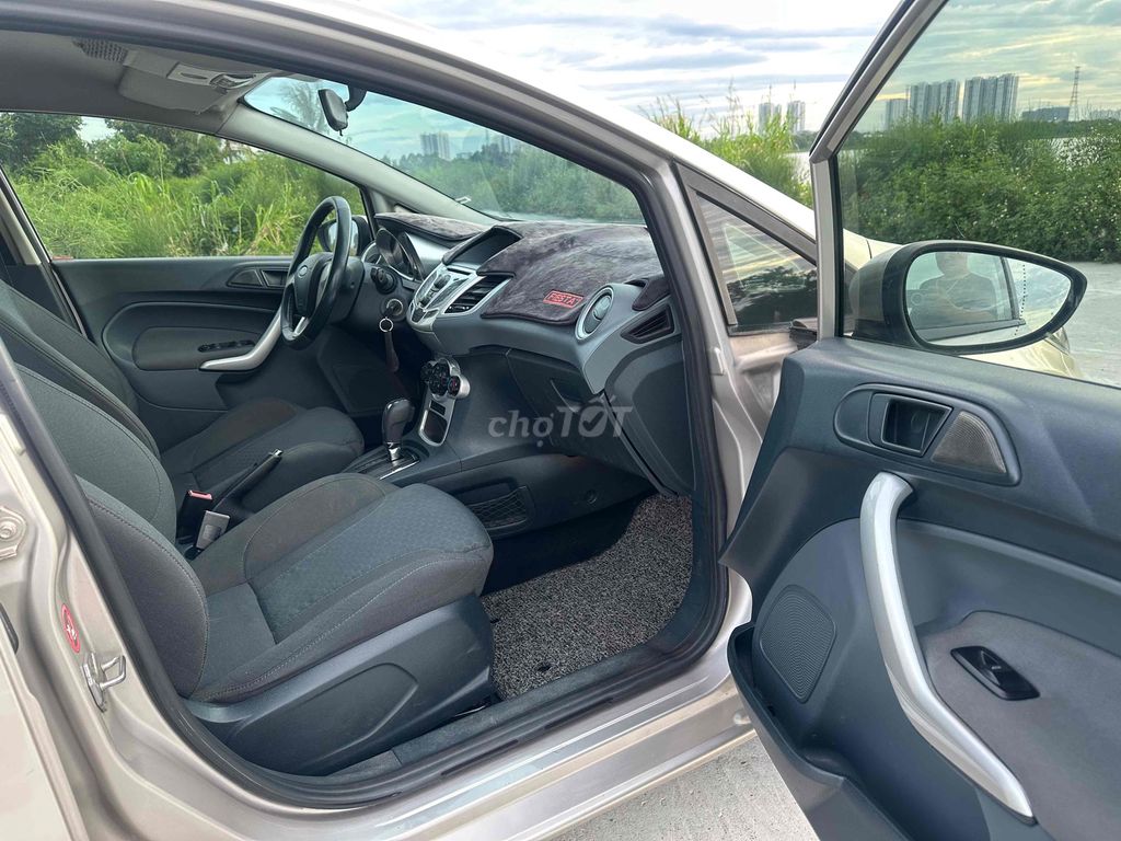 Ford Fiesta 2011 - ảnh 5
