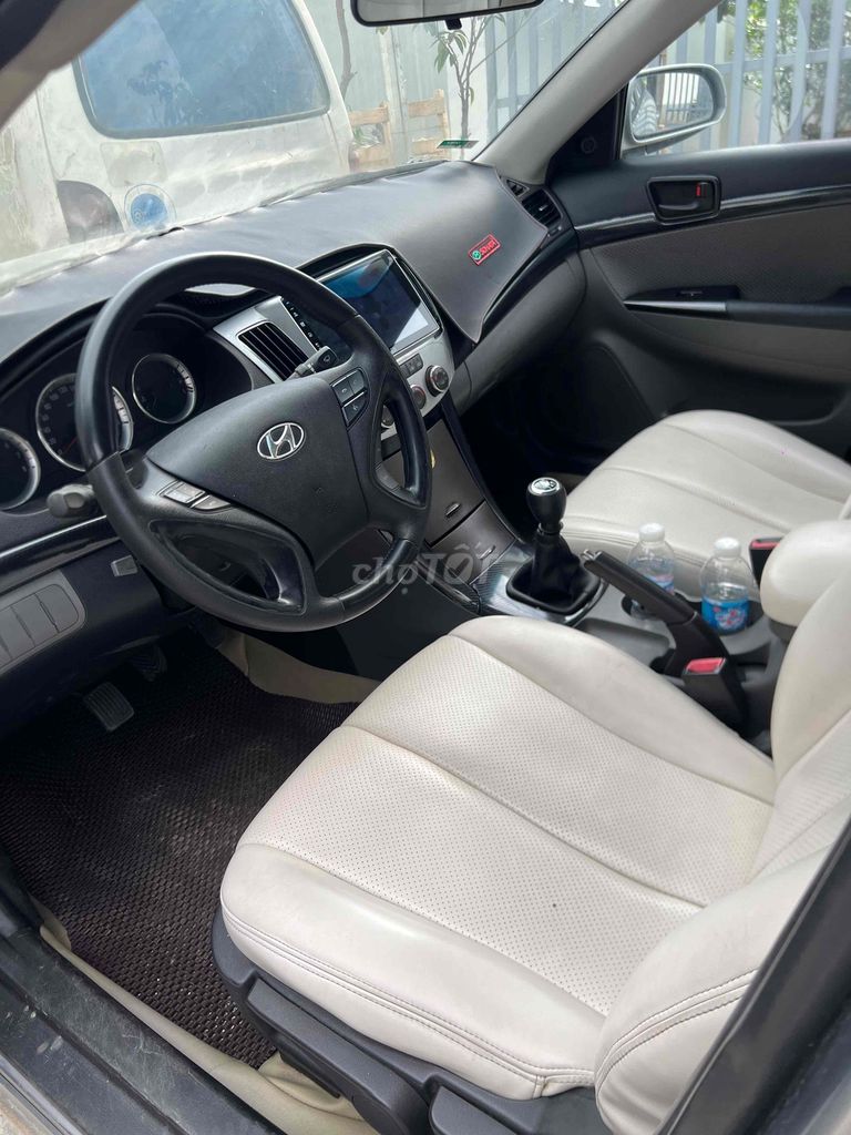 Hyundai Sonata 2009 - ảnh 4