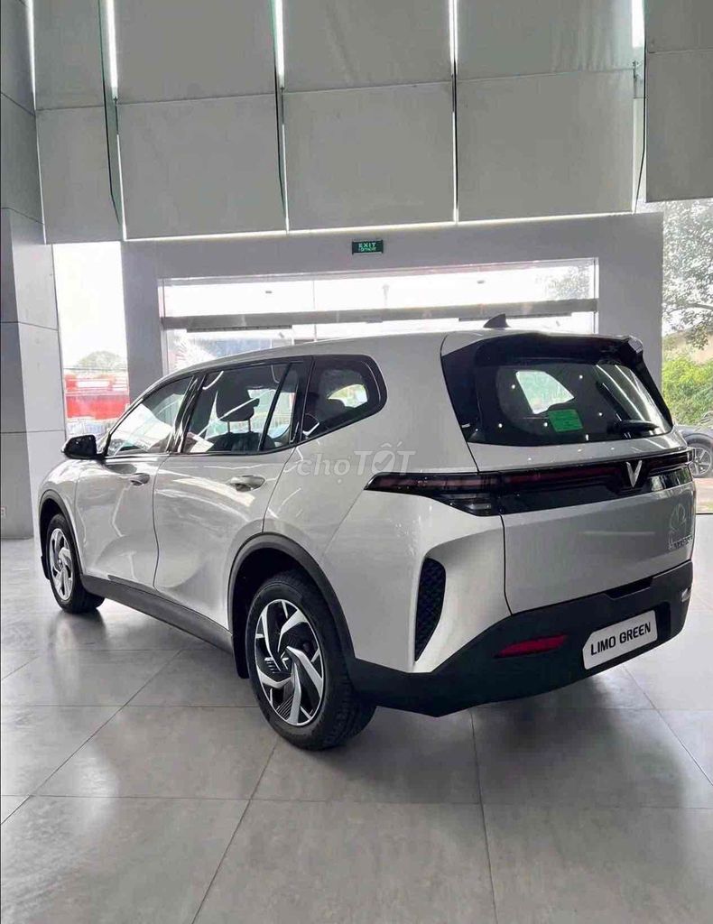 VinFast Limo Green - ảnh 5