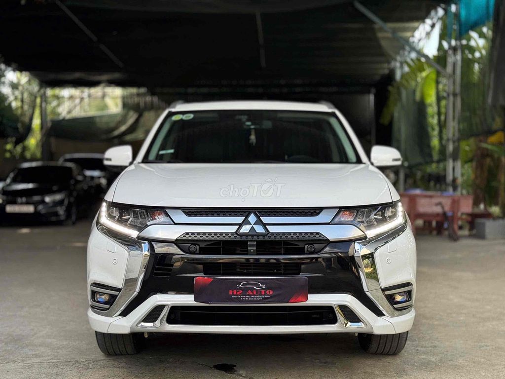 Mitsubishi Outlander 2022 - ảnh 1