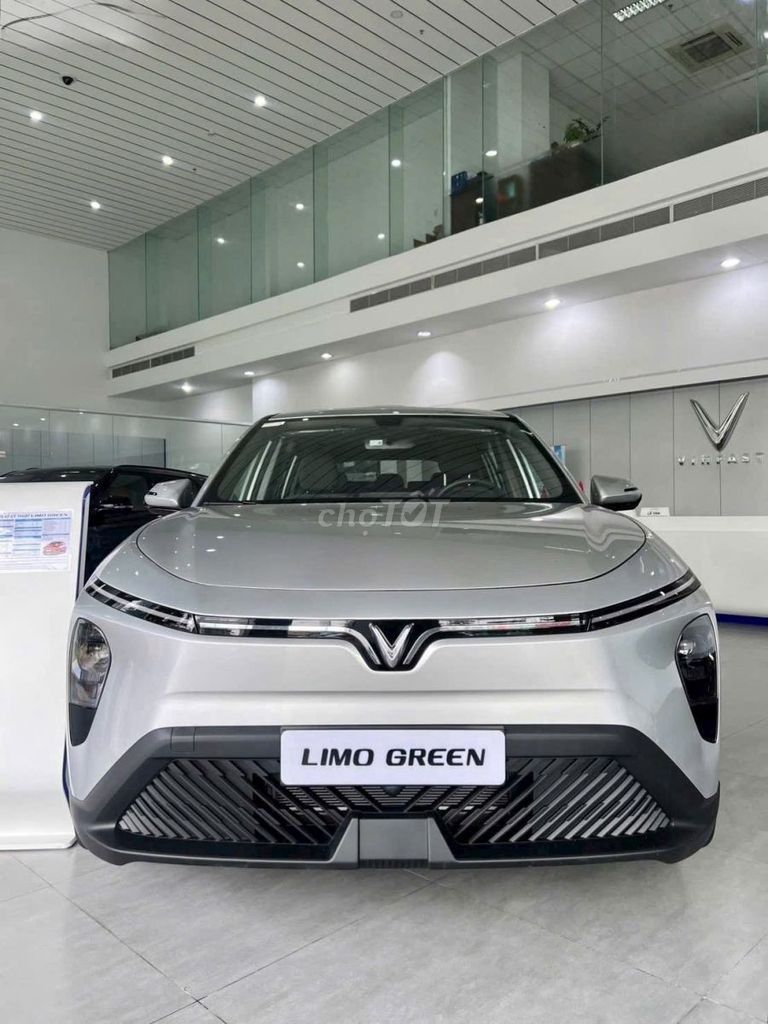 VinFast Limo Green AT 2026 - ảnh 1