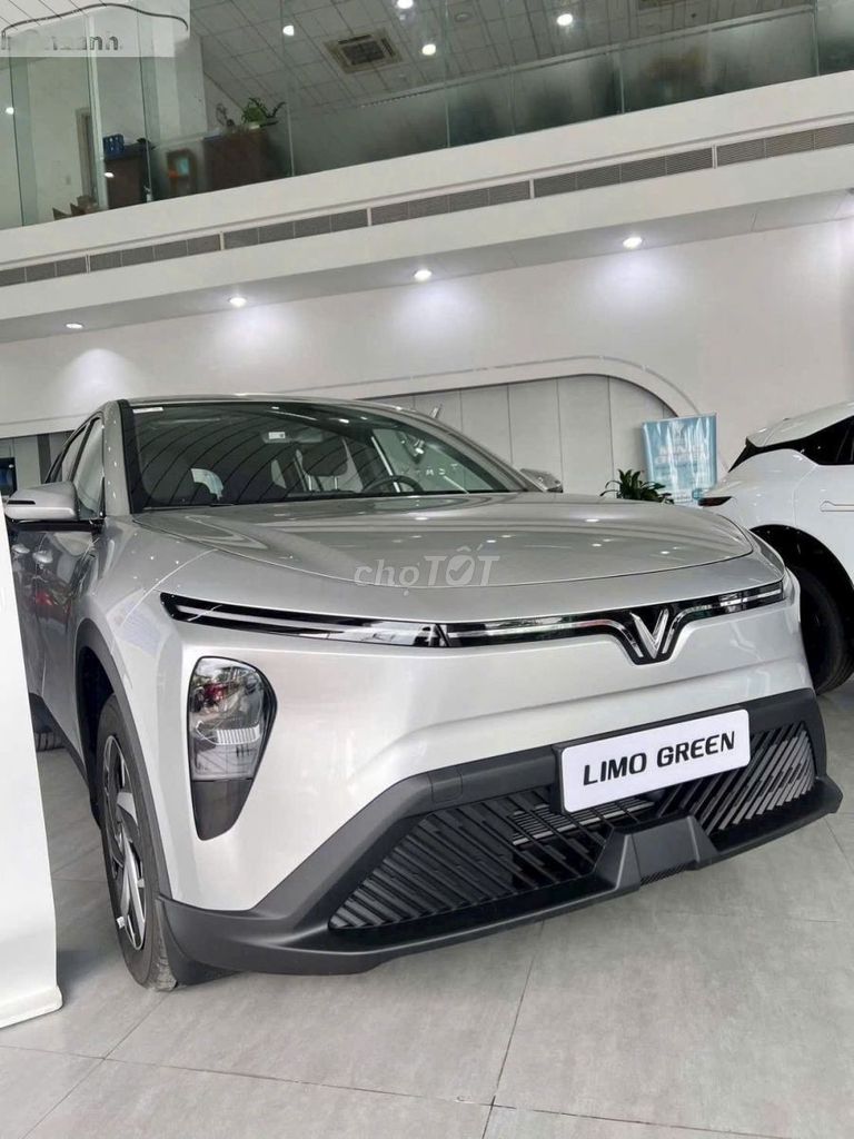 VinFast Limo Green AT 2026 - ảnh 3