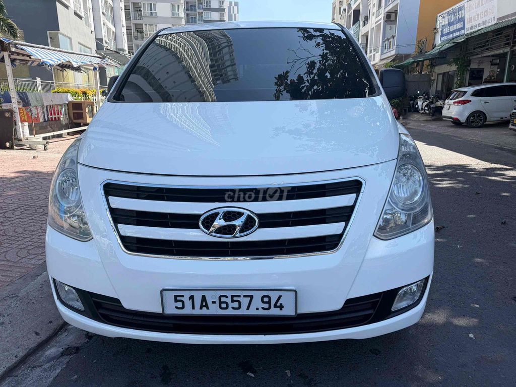 Hyundai Starex 2016 - ảnh 1