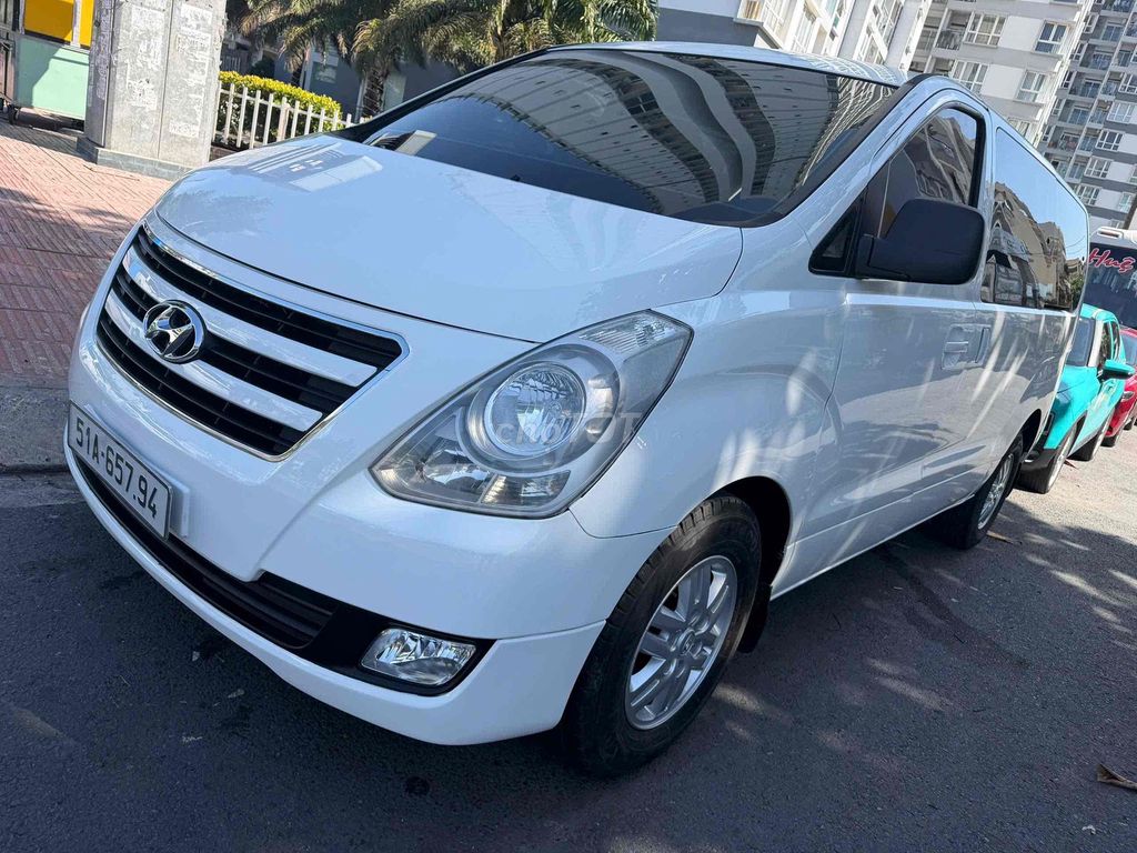 Hyundai Starex 2016 - ảnh 2