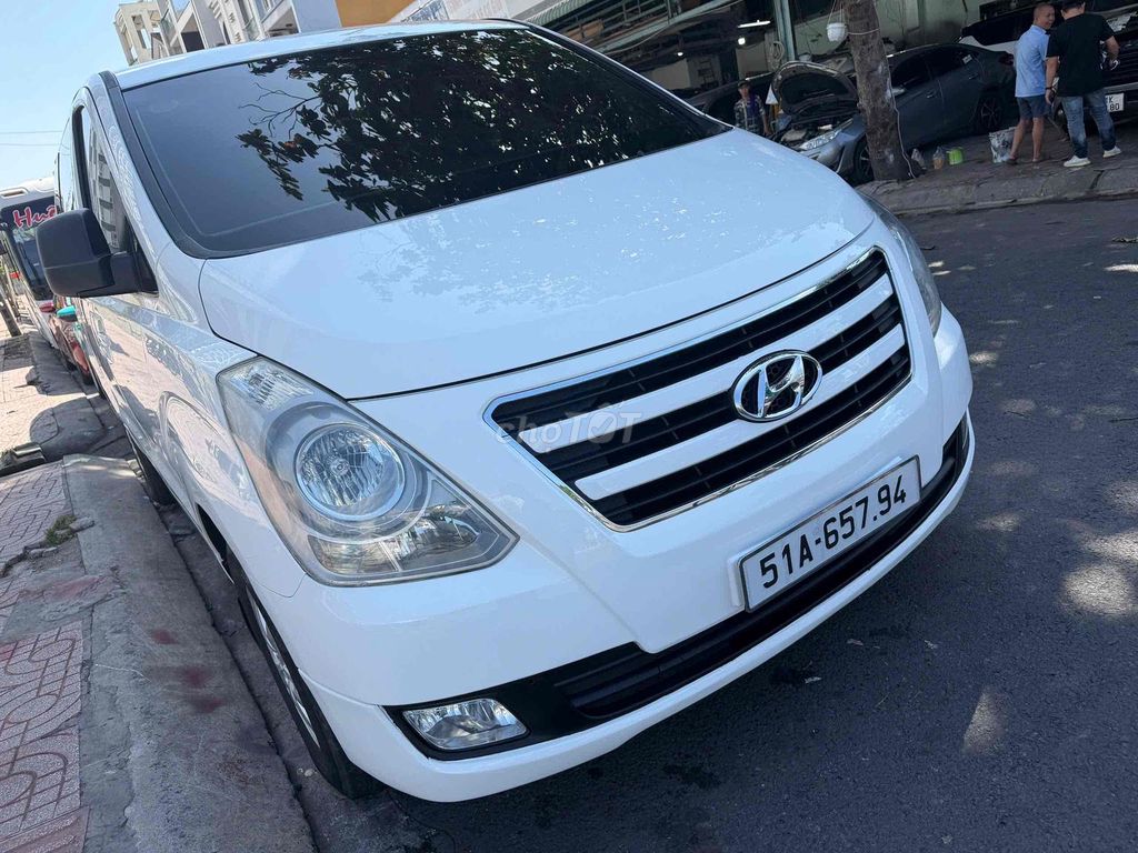 Hyundai Starex 2016 - ảnh 3