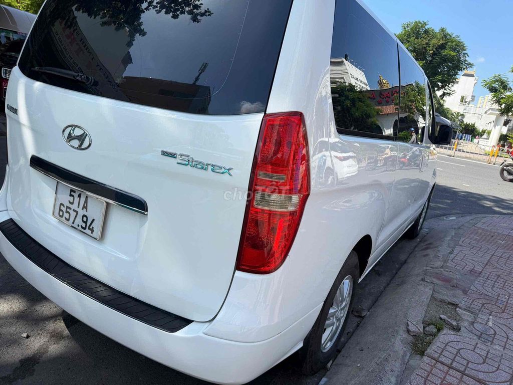 Hyundai Starex 2016 - ảnh 4