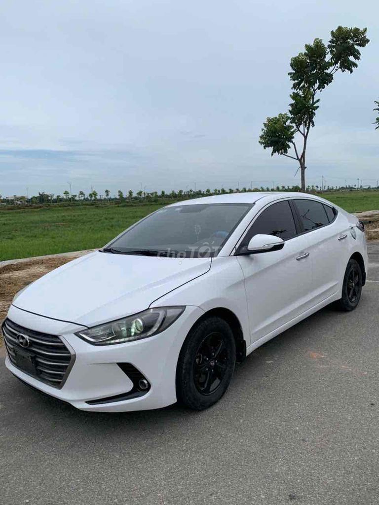 Hyundai Elantra 2016 - ảnh 2