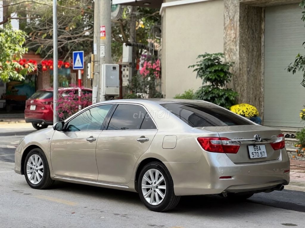 Toyota Camry 2.5Q 2013 - ảnh 3