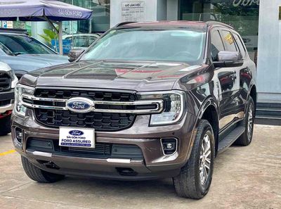 Ford Everest 2023 - ảnh 1
