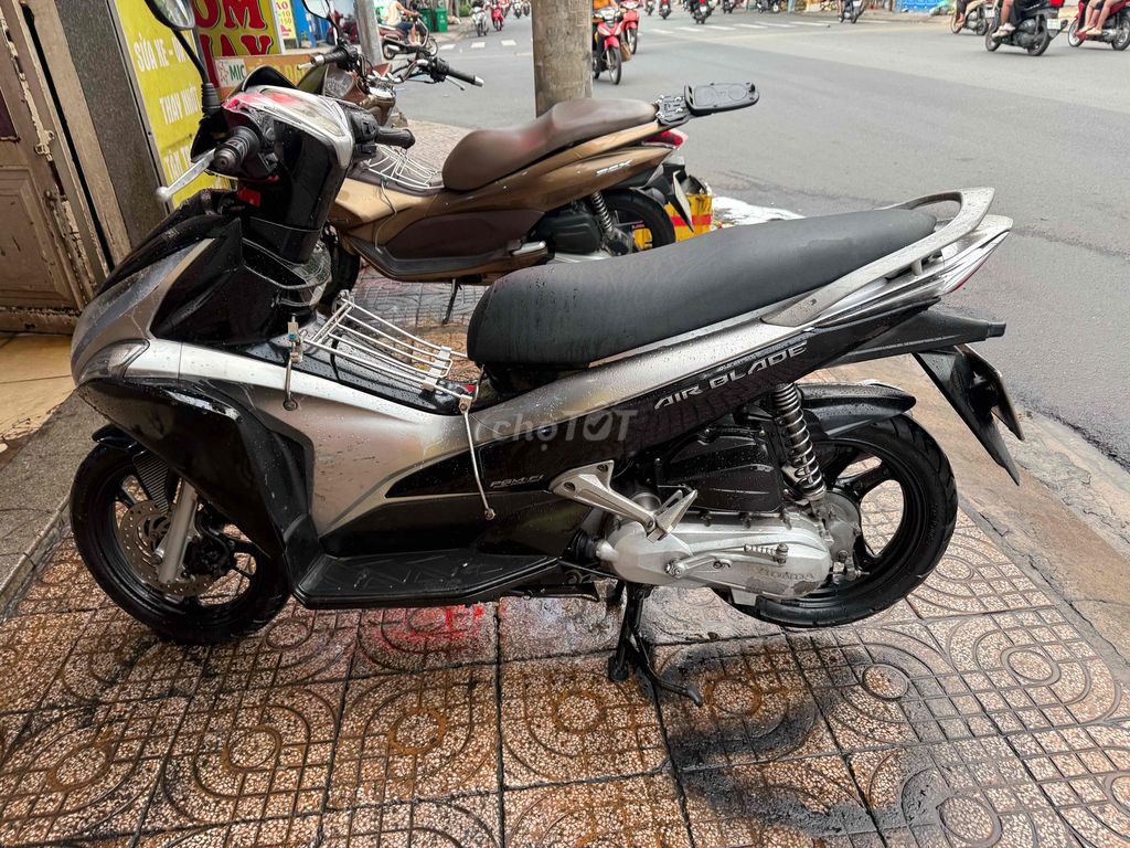 Honda Air Blade 2011 - ảnh 4