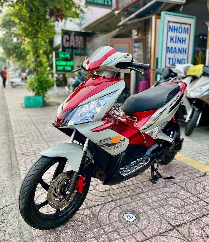 Honda Air Blade 2010 - ảnh 4
