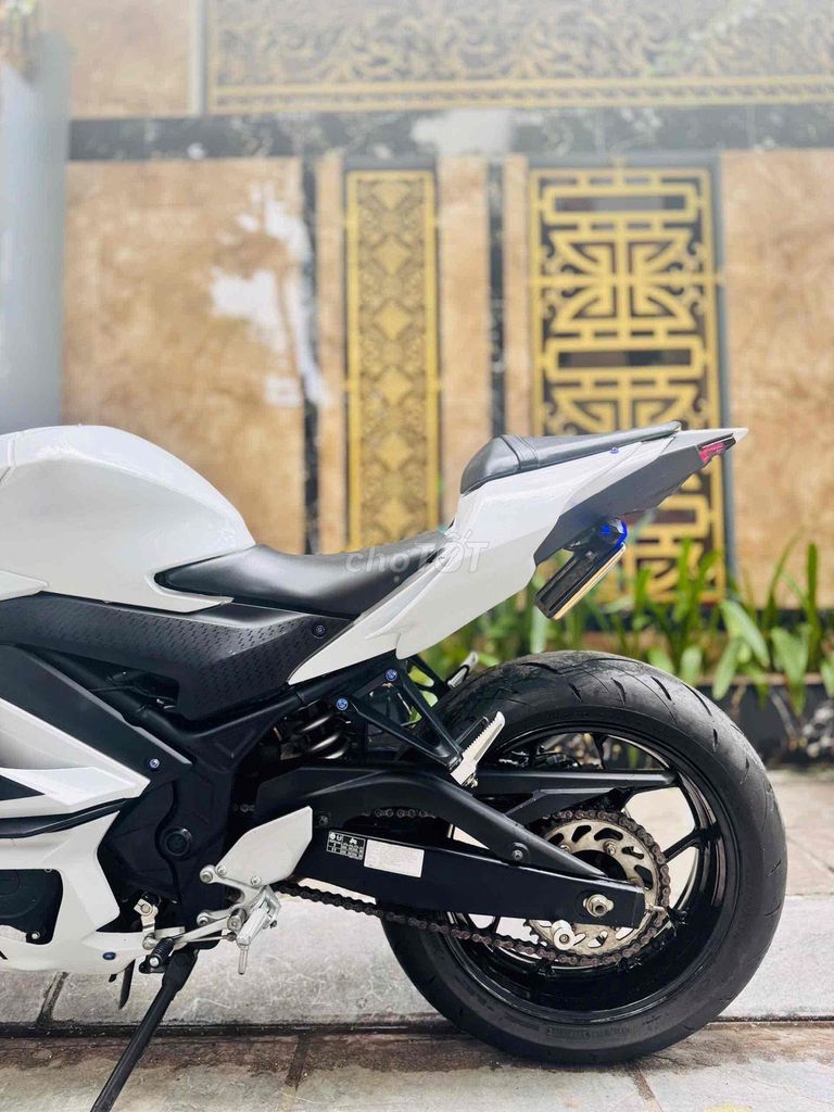 Yamaha R 2023 - ảnh 4