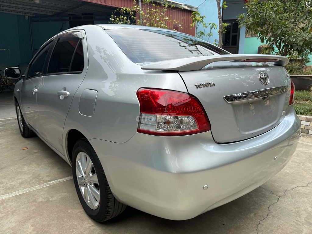 Toyota Yaris 2010 - ảnh 3