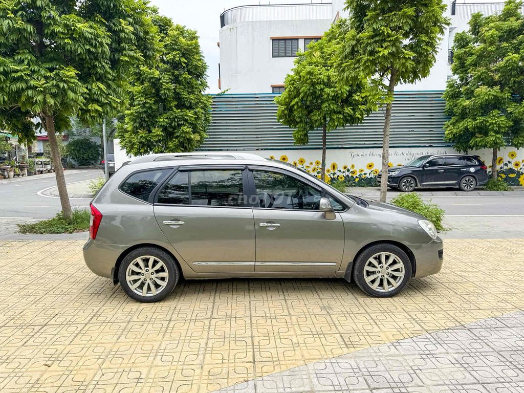 Kia Carens - ảnh 4