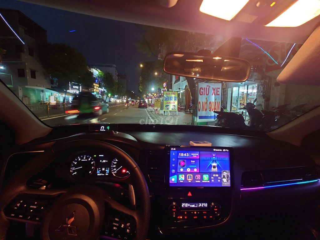 Mitsubishi Outlander 2018 - ảnh 1