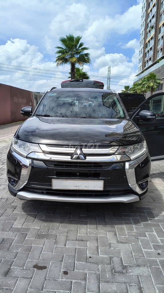 Mitsubishi Outlander 2018 - ảnh 3