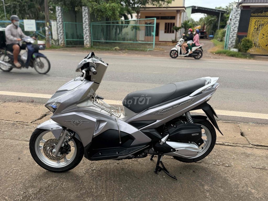 Honda Air Blade 2018 - ảnh 3