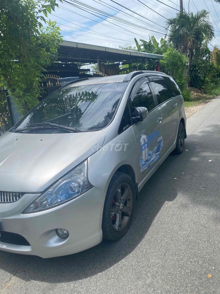Mitsubishi Grandis 2008 - ảnh 2